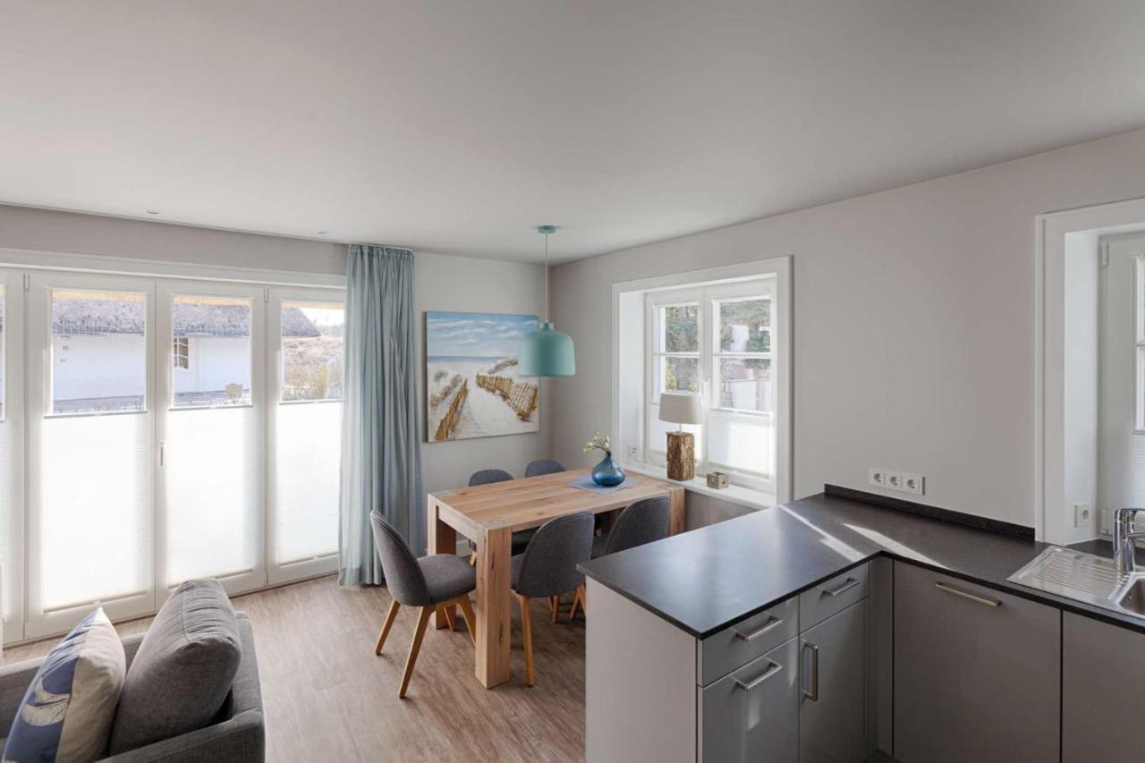 Rantum Dorf - Ferienappartments Im Reetdachhaus 1& 2 Sylt
